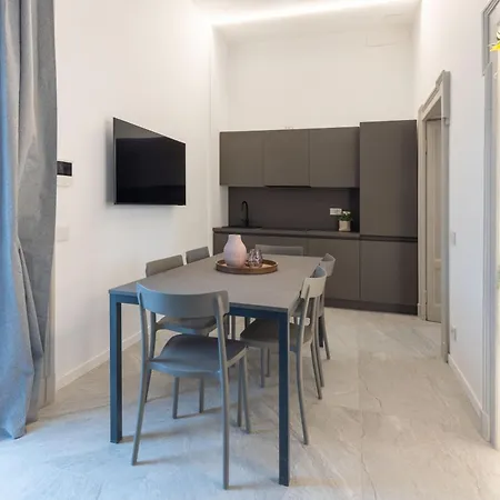 Holiday home Magenta Fair & Station Rho